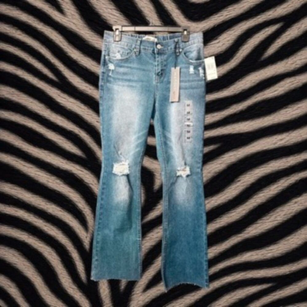 NWT Madden Girl High Rise Ripped Bootcut Jeans M
